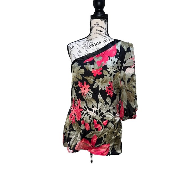Bebe 100% silk cold shoulder Flowery top - Picture 1 of 7
